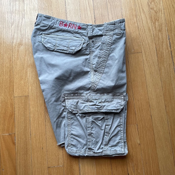BERNA CUT OFF CARGO SHORTS SIZE 32 EXCELLENT CONDITION. - Picture 4 of 7